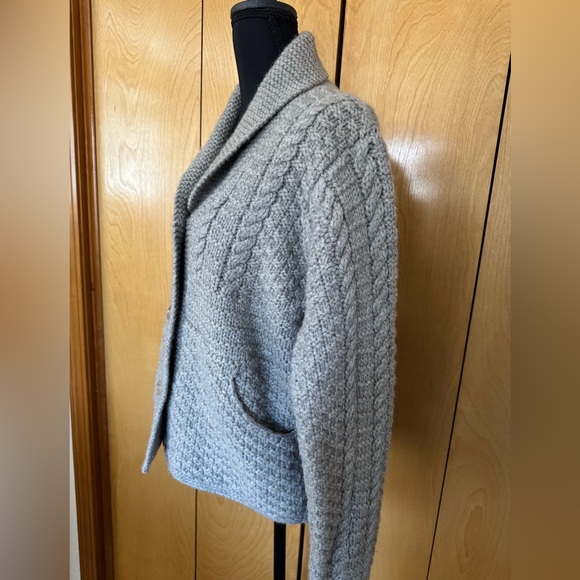 J. Crew Women’s Chunky Cabled Gray 100% Wool Button-Up Cardigan. - Picture 4 of 13